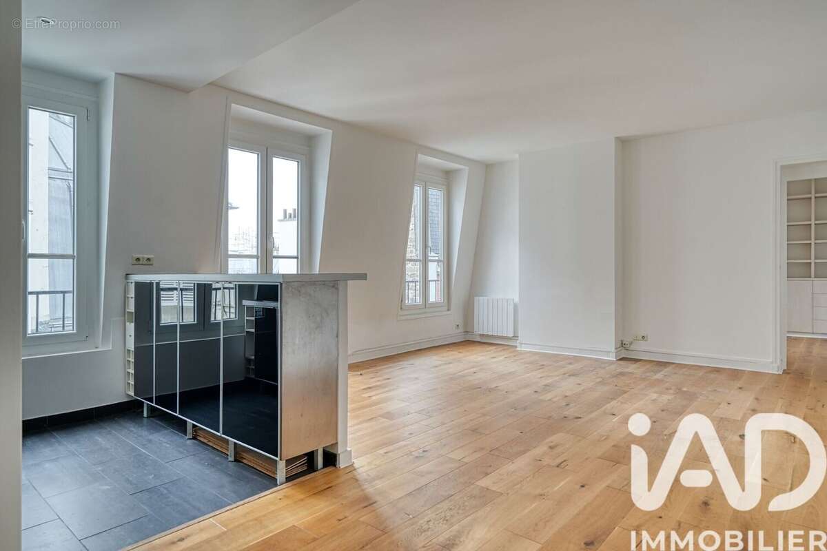 Photo 3 - Appartement à PARIS-8E