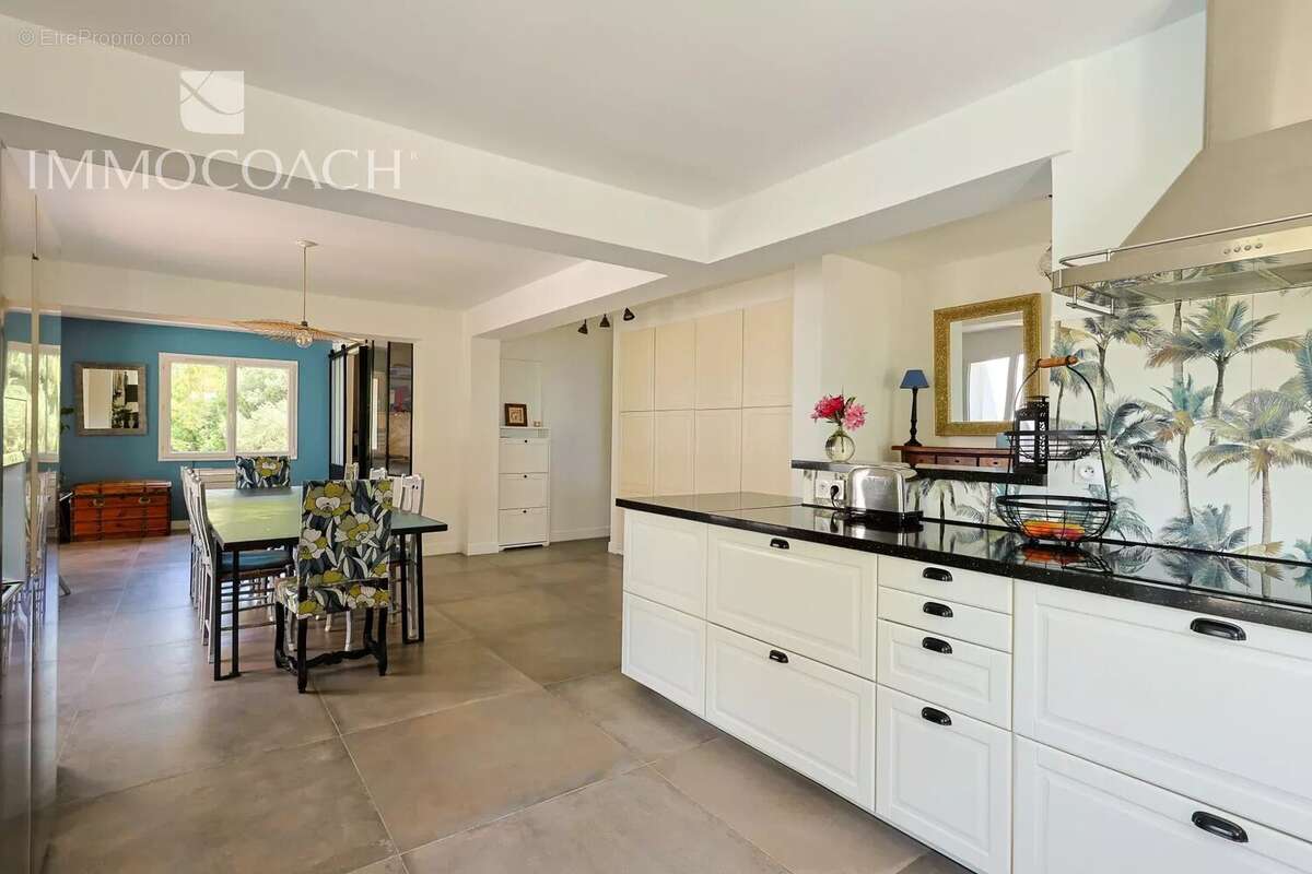 Maison à CARQUEIRANNE