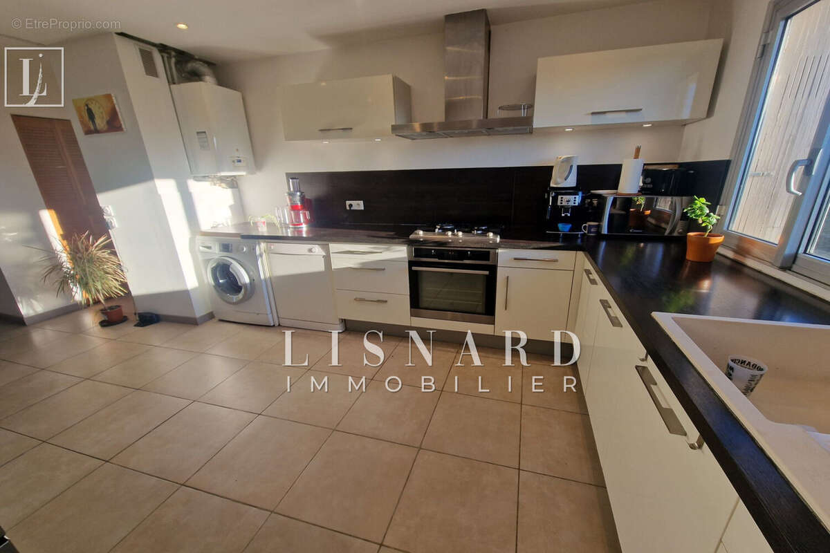 Appartement à VALLAURIS