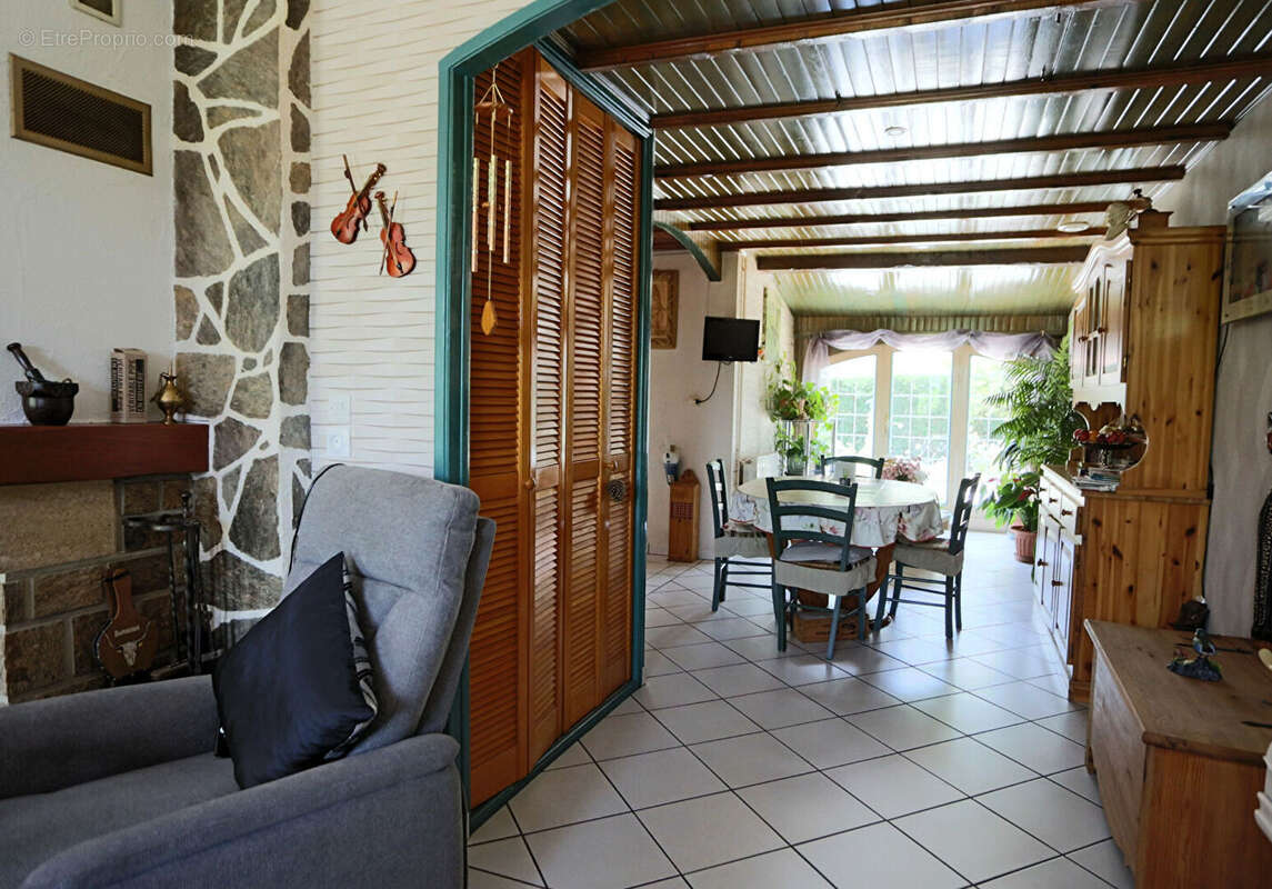 Maison à PESSAT-VILLENEUVE