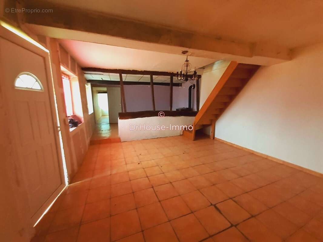 Maison 114 m² à Beaumont-Le-Roger  - photo 3