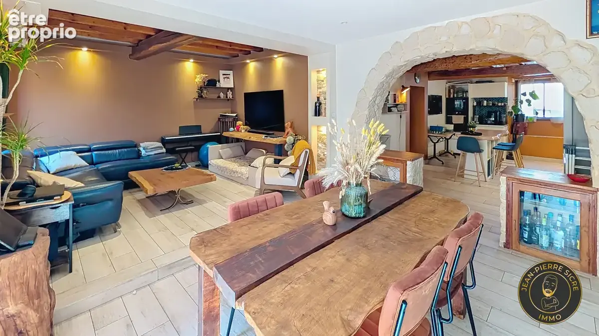Maison de Village rénovée au coeur du village au charme omniprésent - Dépendance et terrain constructible - photo 7