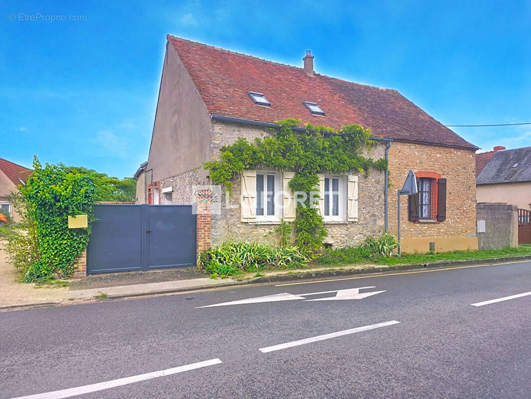 Maison à MOINVILLE-LA-JEULIN