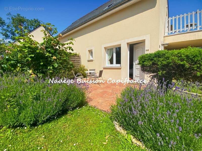 Appartement à COLLEVILLE-SUR-MER