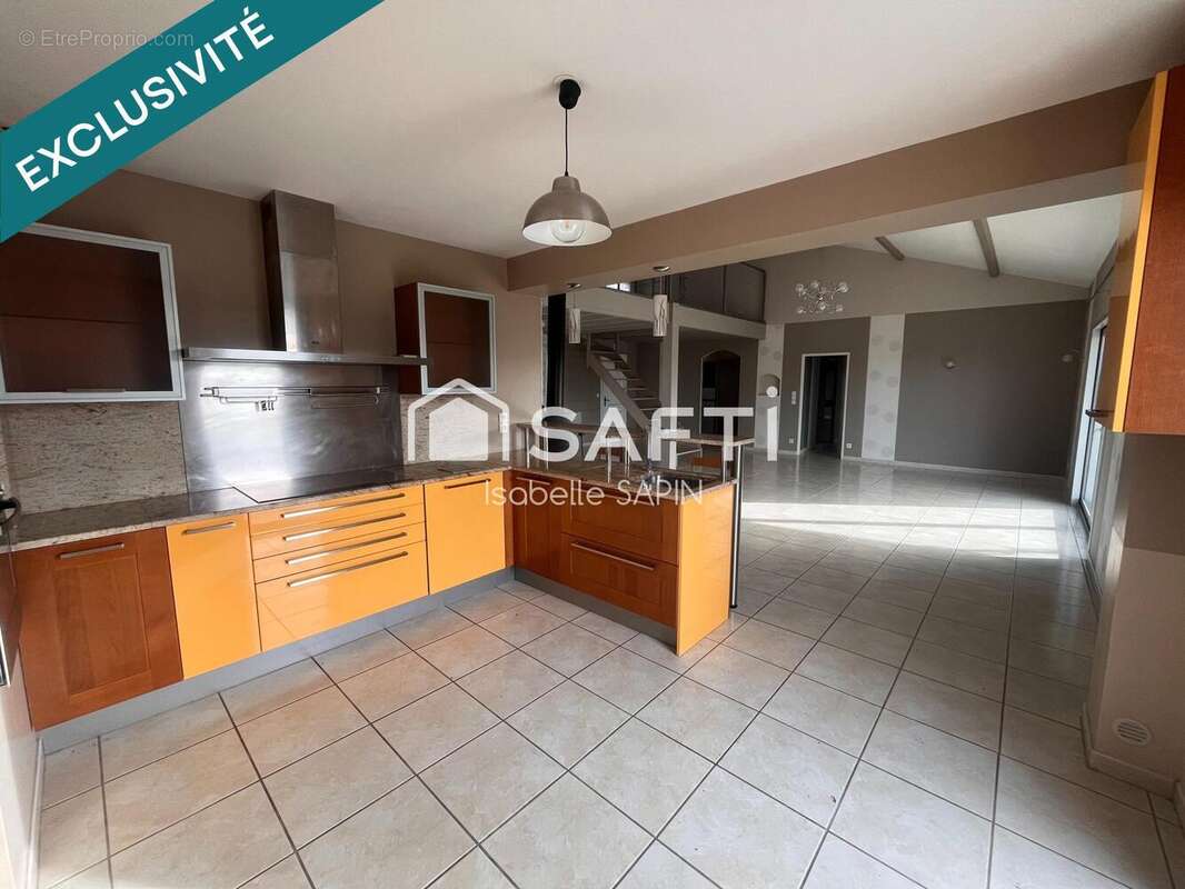Maison 163 m² à Le Rochereau  - photo 5