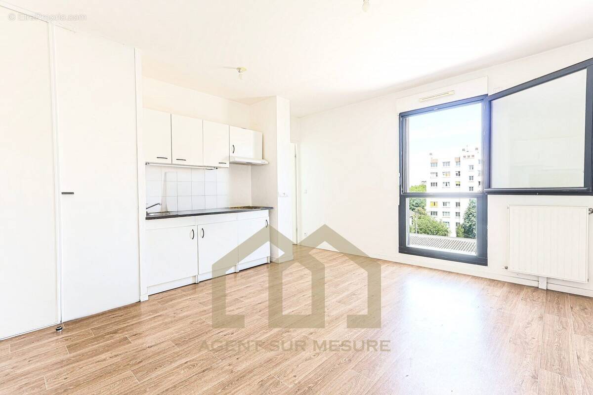 Appartement à AUBERVILLIERS