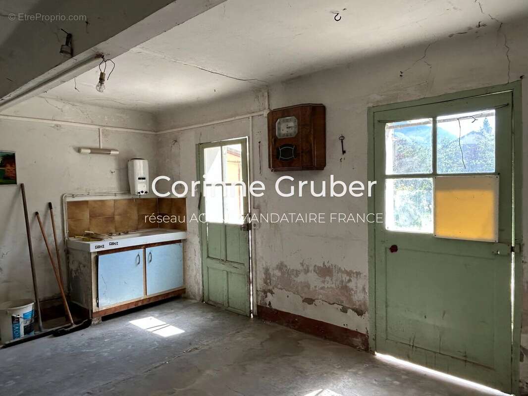 Exclusivité – digne appartement type 4 de 93 m², balcon, garage, cave, terrain et dépendance - photo 18
