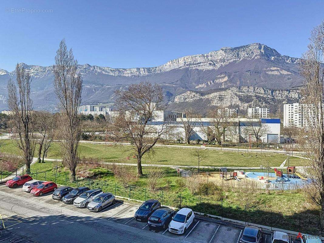 Appartement à LE PONT-DE-CLAIX