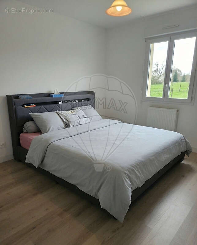 Maison à SICHAMPS