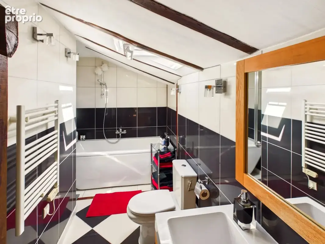 Deux maisons avec piscine, jacuzzi, grande grange et vue sur la campagne - photo 15