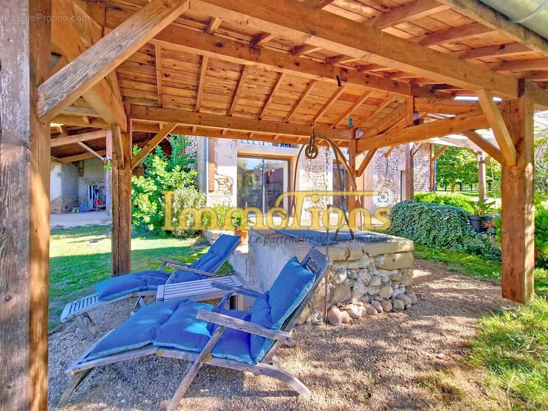 Maison à SAINT-HILAIRE-DU-ROSIER