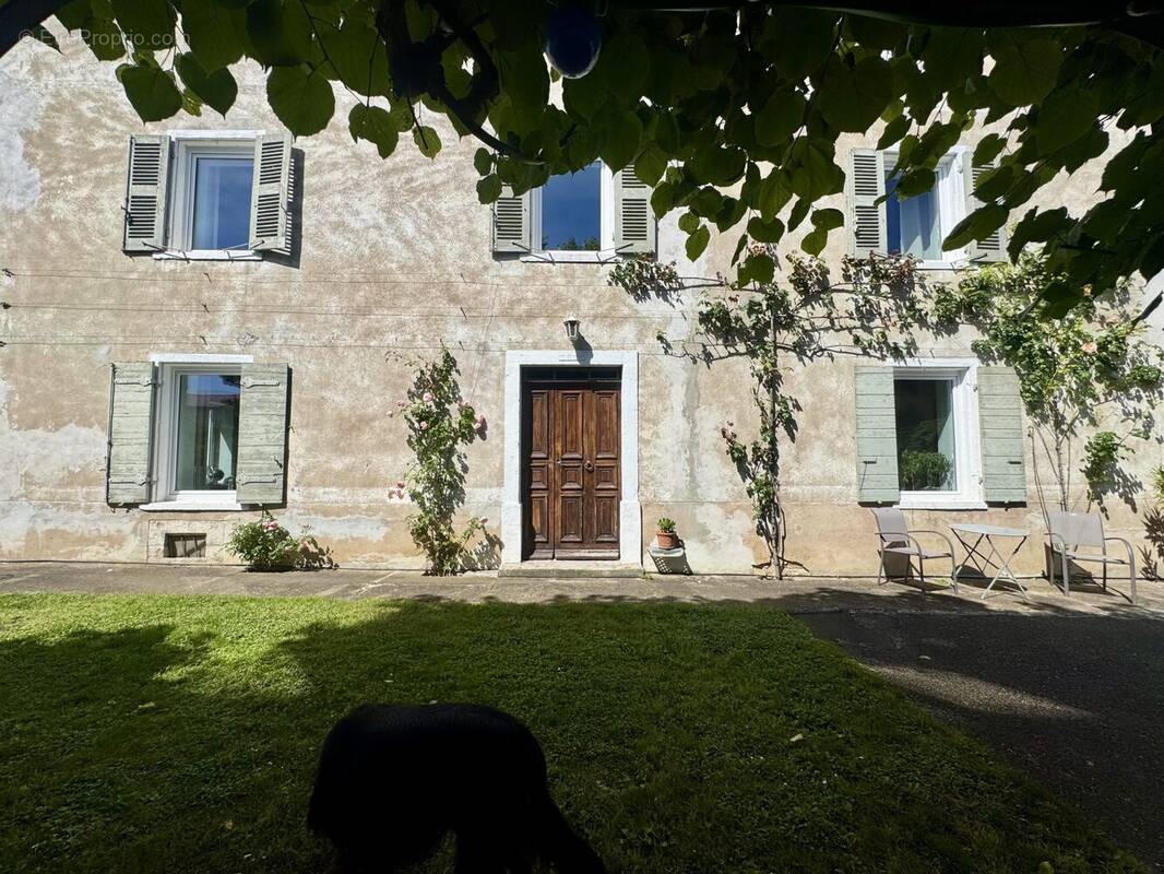 Maison à MONTANAY
