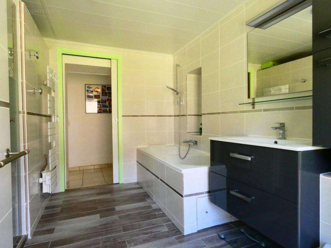Maison 210 m² à Courpignac  - photo 5