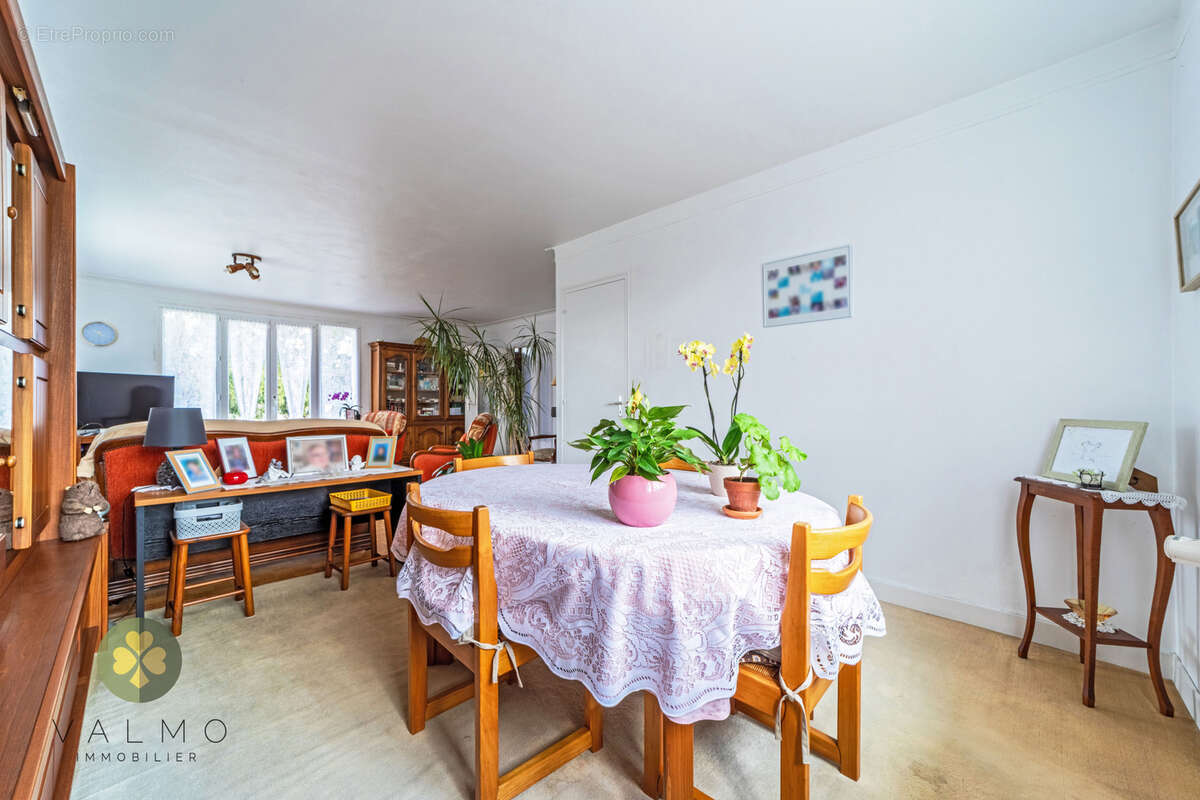 Maison à THOIRY