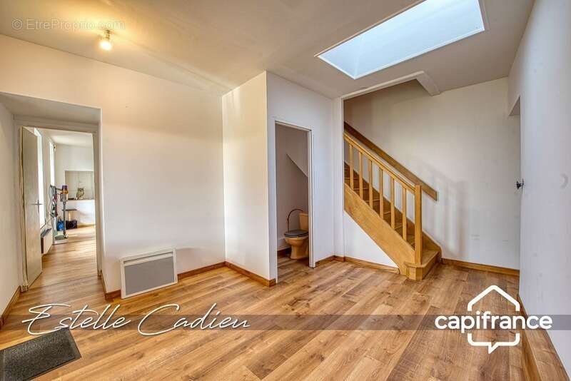 Maison à SAINT-PIERRE-DU-CHEMIN