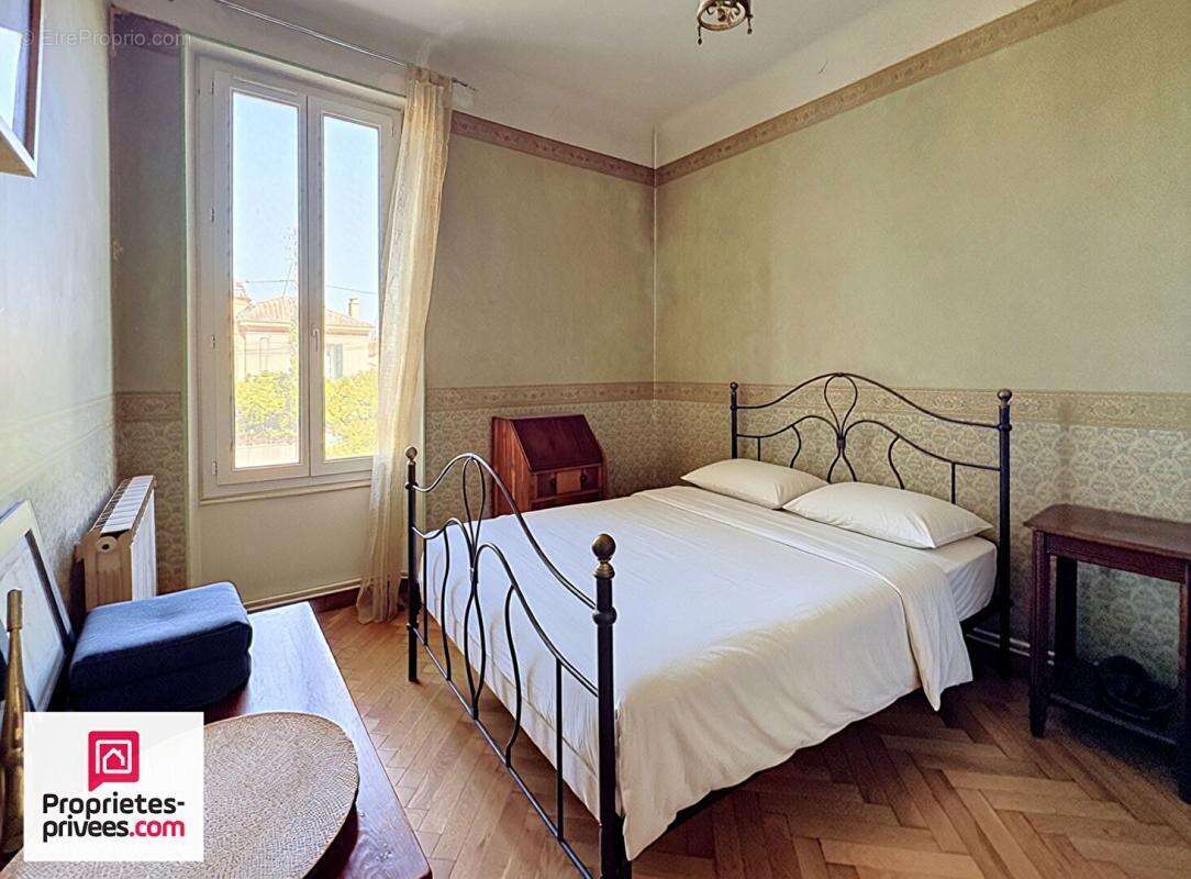 Pointe rouge Villa T4 + T2 + Garage sur 347 m² de terrain - photo 9