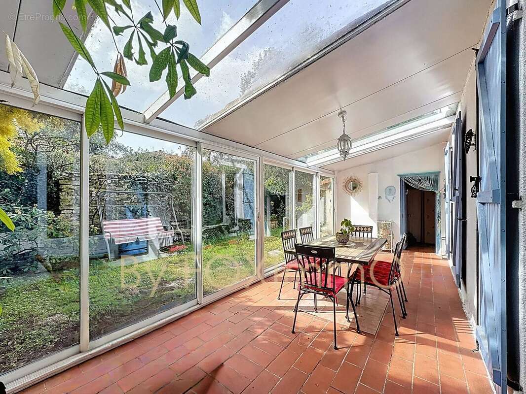 Maison à ROQUEFORT-LES-PINS