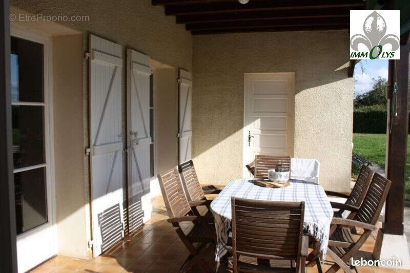 Maison à LA GENETE