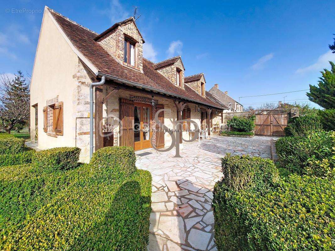 Maison à VILLEMARECHAL