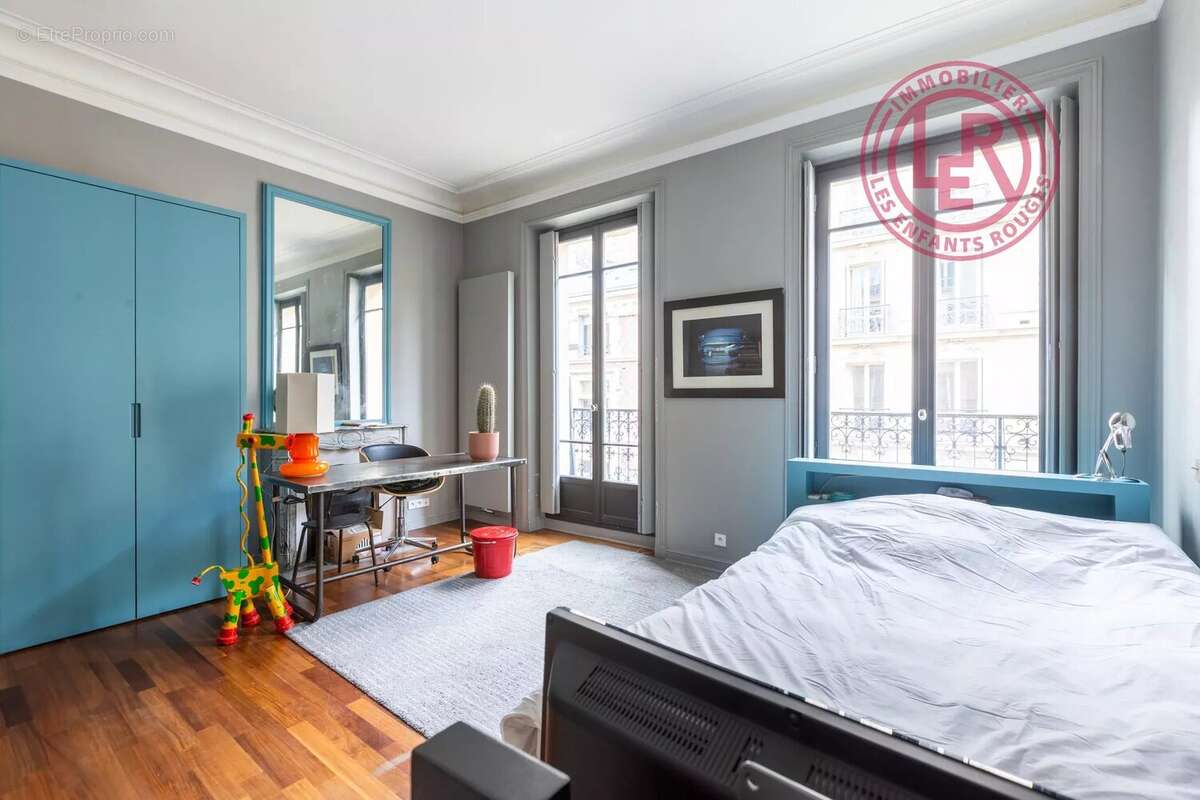 Appartement à PARIS-16E