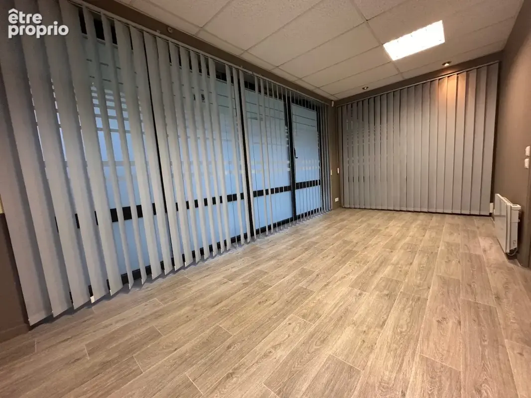 Commerce 25 m² à vendre à Chamalieres (63400) - photo 2