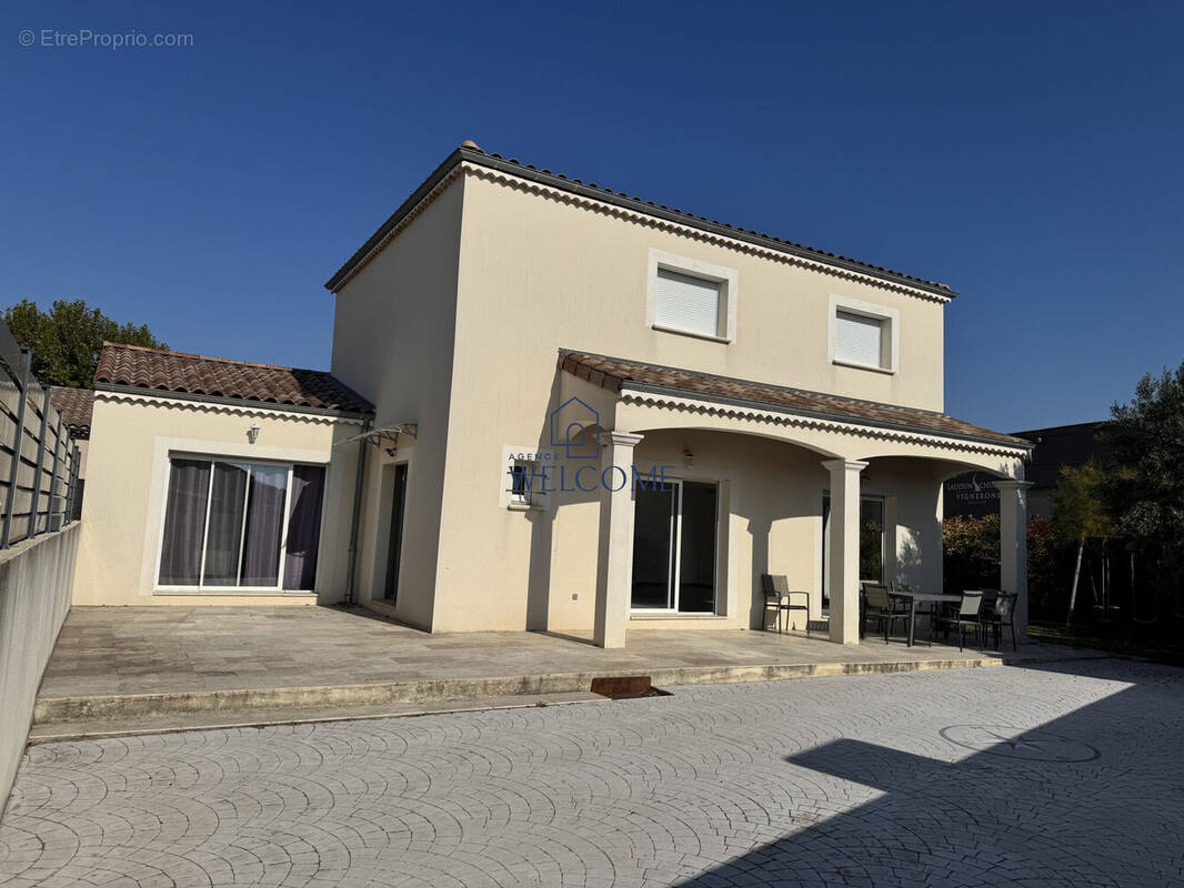 Maison à LAUDUN-L&#039;ARDOISE