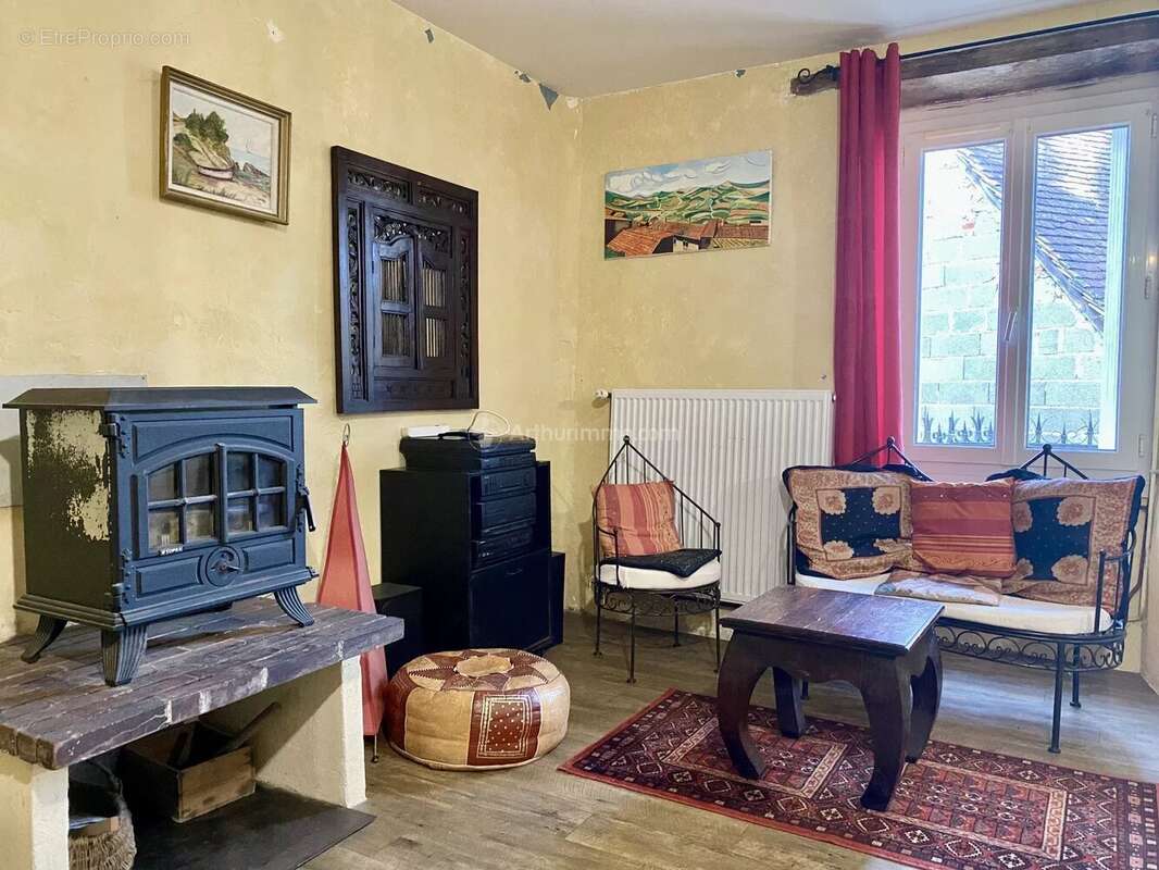 Maison à VILLEDIEU-LE-CHATEAU