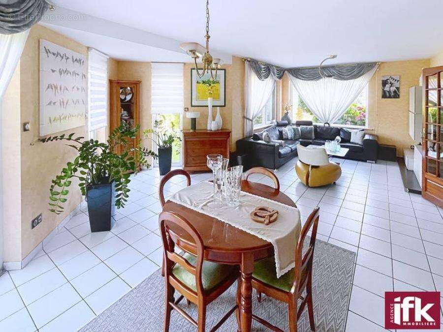 HORBOURG WIHR - Très belle Maison de 185 m² avec 4 chambres - Terrain de 8.35 ar - photo 10