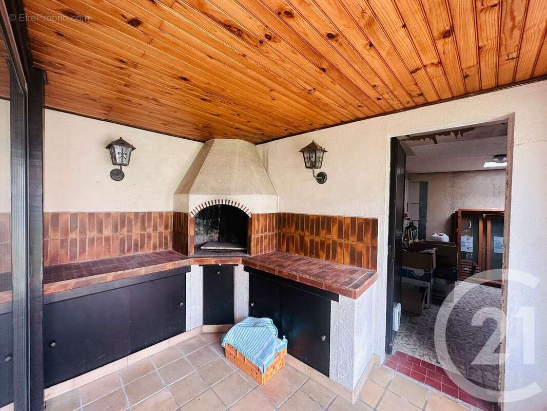 Maison à SAINT-YZAN-DE-SOUDIAC