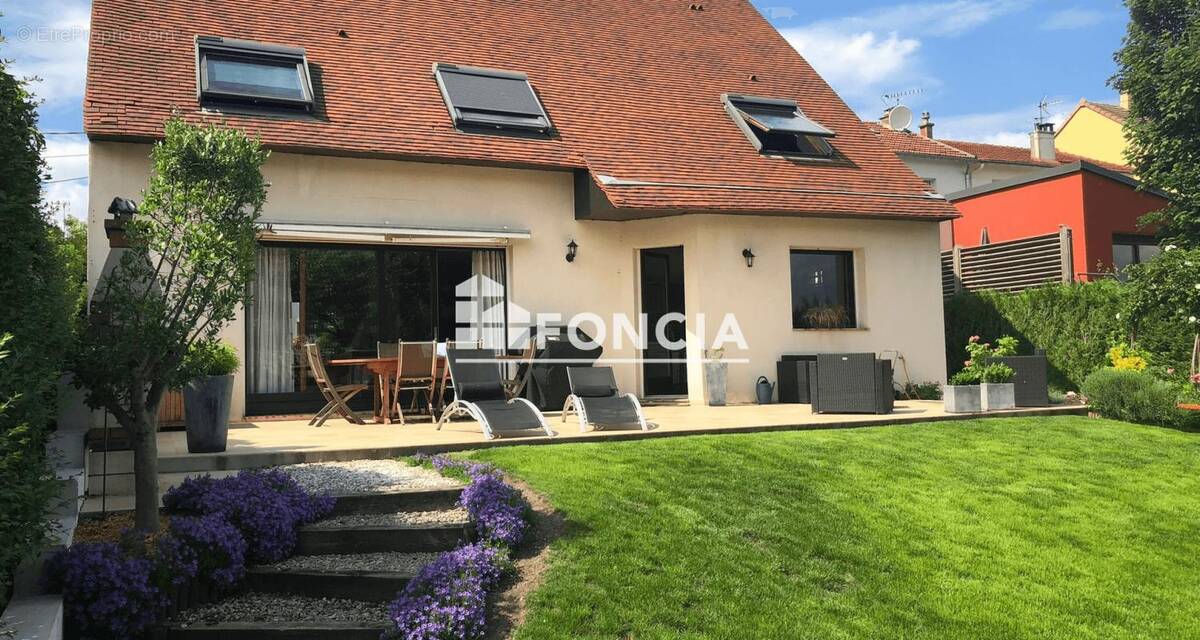 Maison à CARRIERES-SUR-SEINE