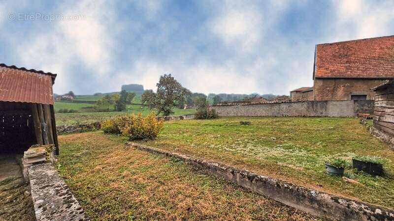 Maison à AIGUEPERSE