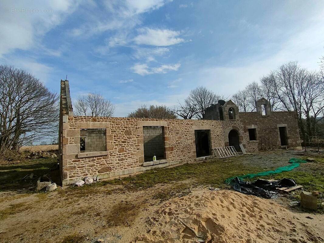 Maison à DOMPIERRE-DU-CHEMIN