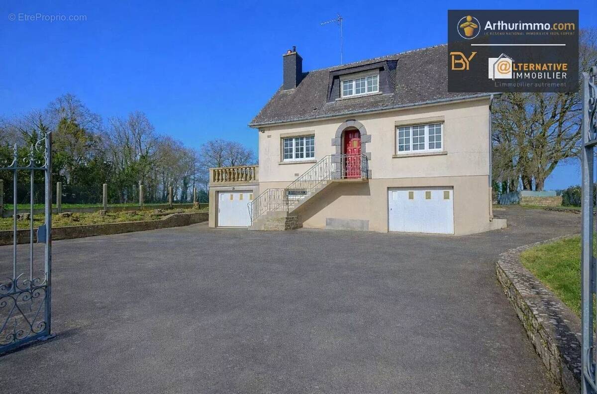 Maison à ARGENTRE-DU-PLESSIS