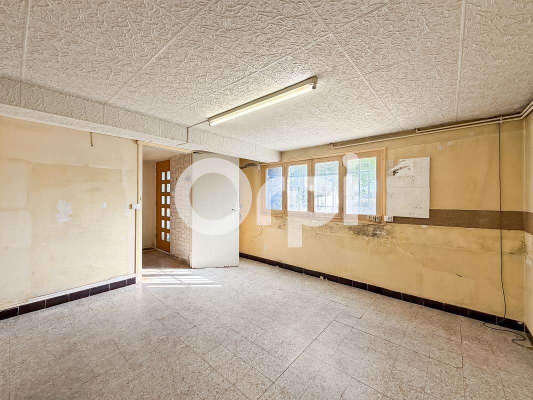 Maison à RUOMS