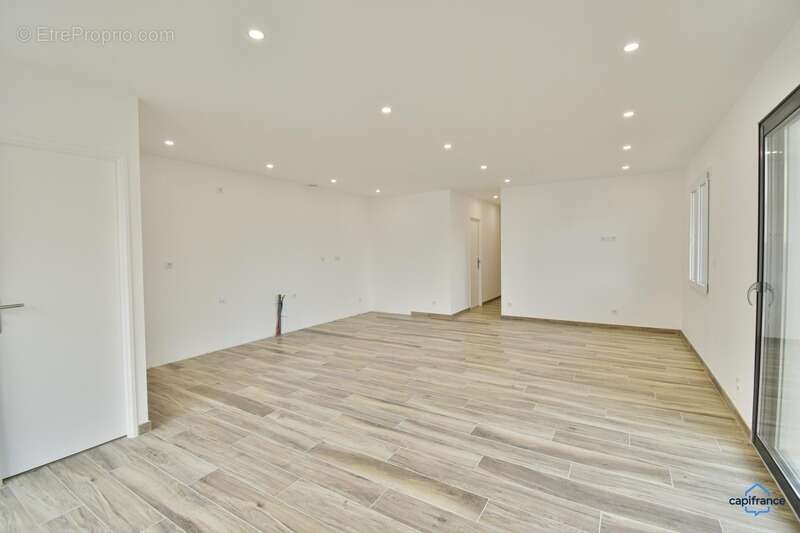 Maison à LES MONTILS