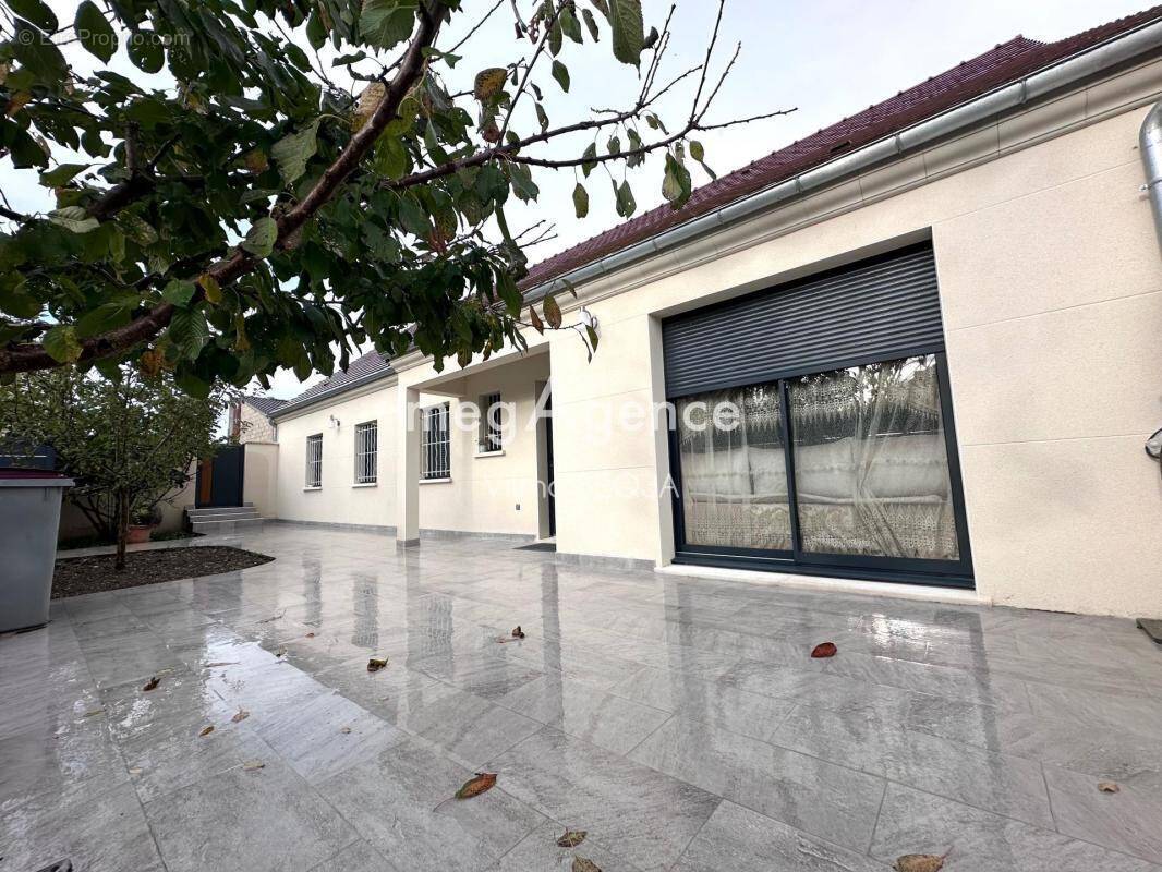 Maison à SAINT-MARTIN-DU-TERTRE