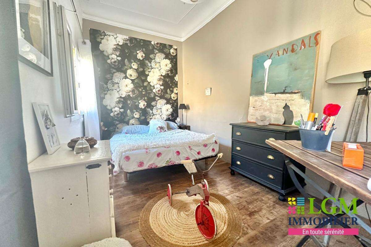 NIMES - Appartement arènes - photo 4