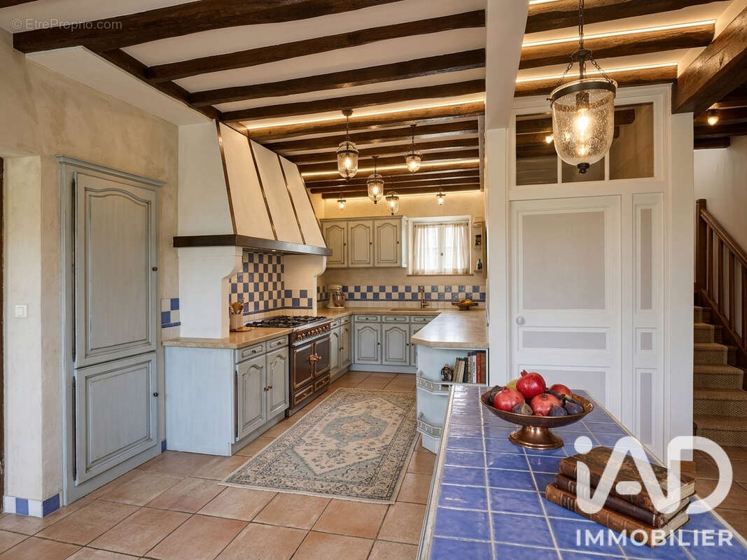 Maison 224 m² à La Grande-Paroisse  - photo 3