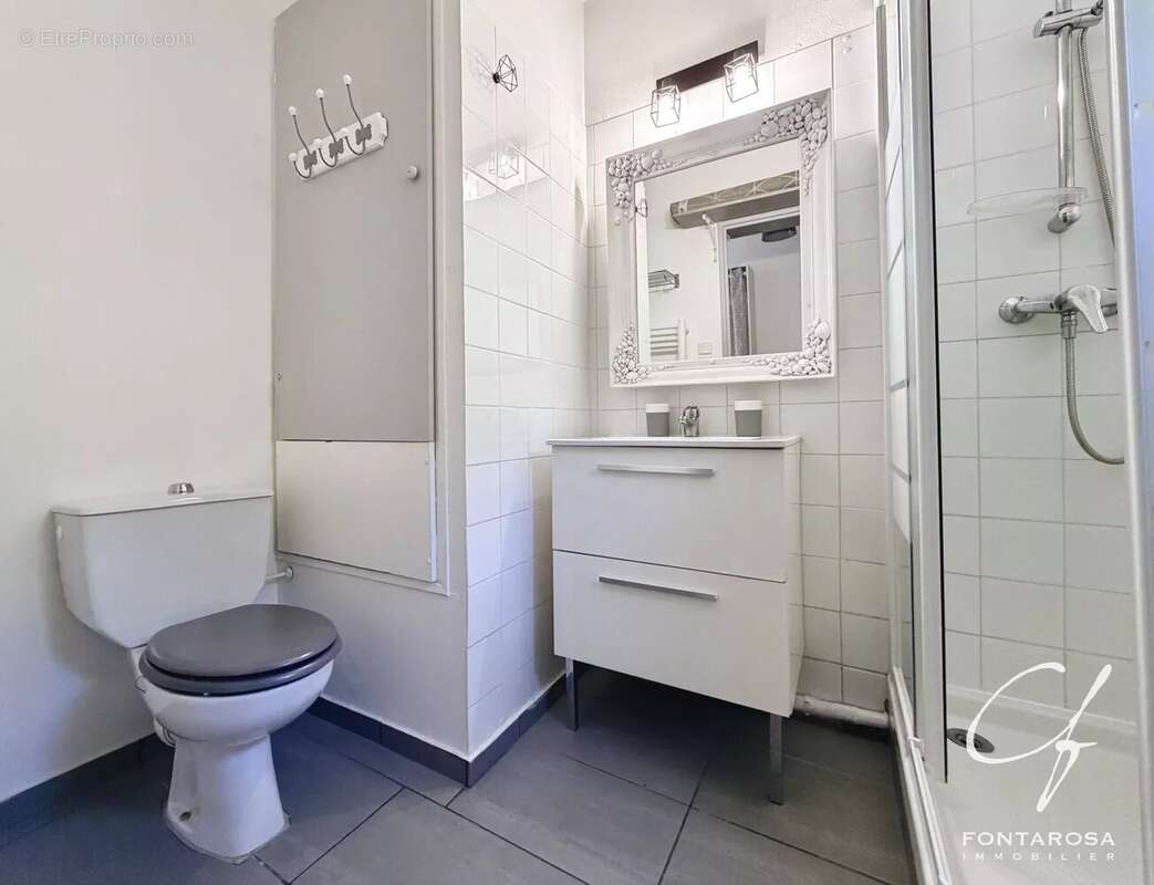 Appartement à ROQUEBRUNE-SUR-ARGENS