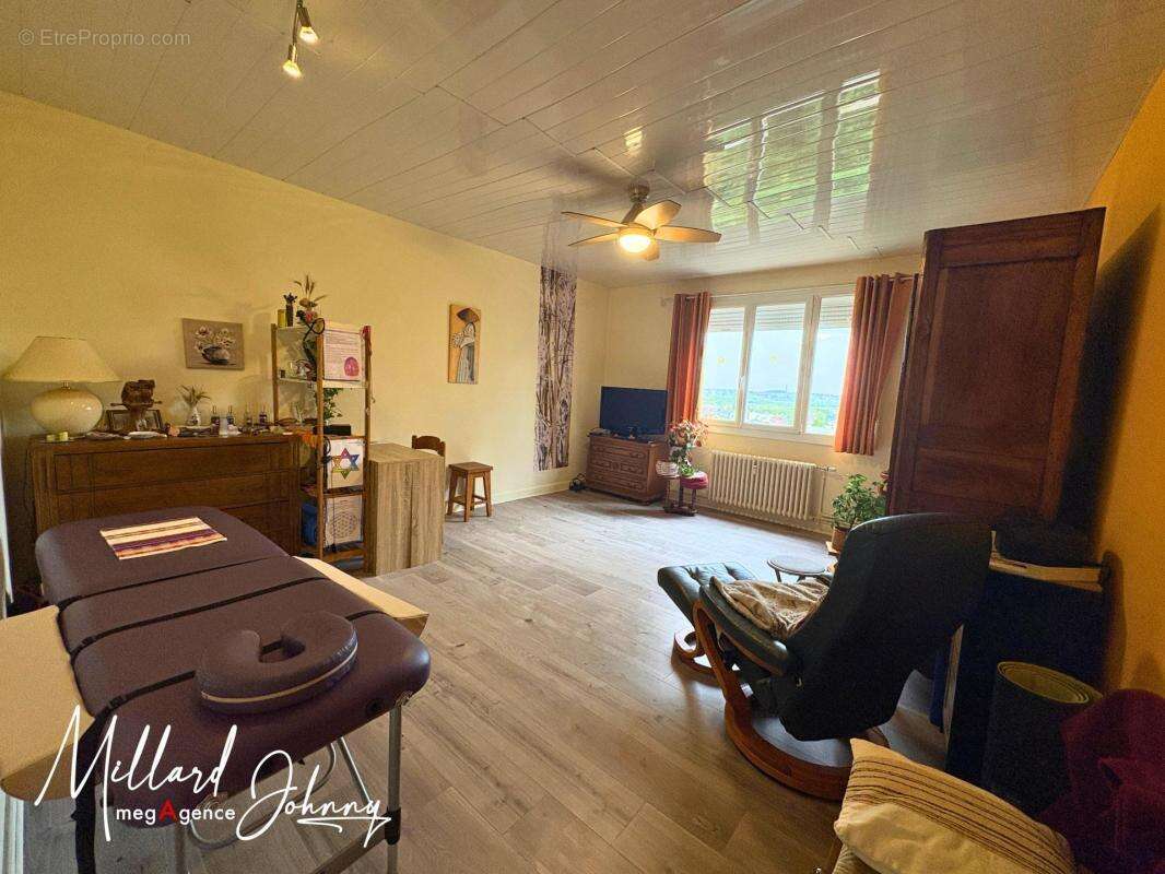 Appartement à MONTCEAU-LES-MINES