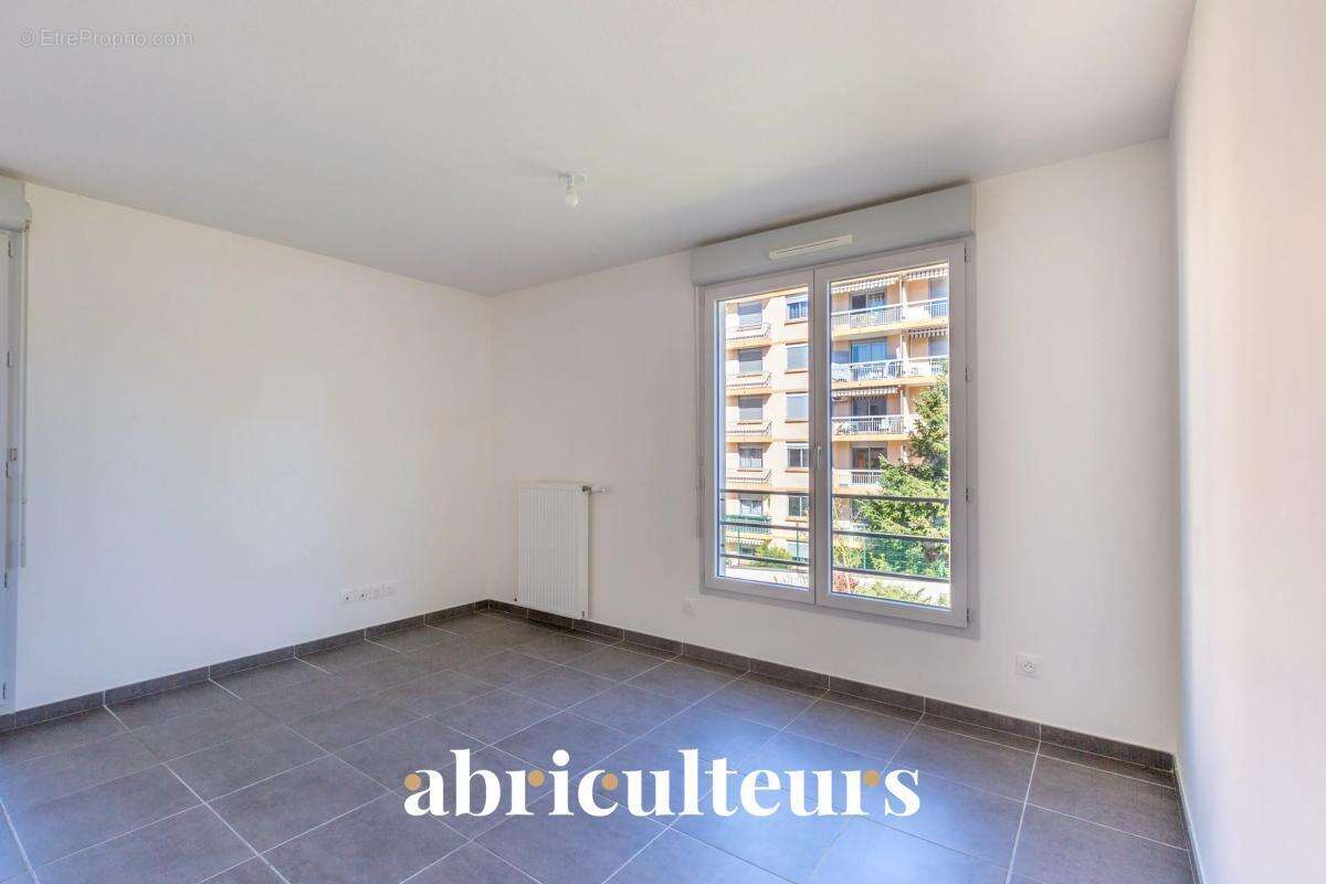 Superbe appartement 4 pièces de 85 m² avec grand balcon, box fermé et prestations modernes – Vénissieux Paul Bert - photo 11