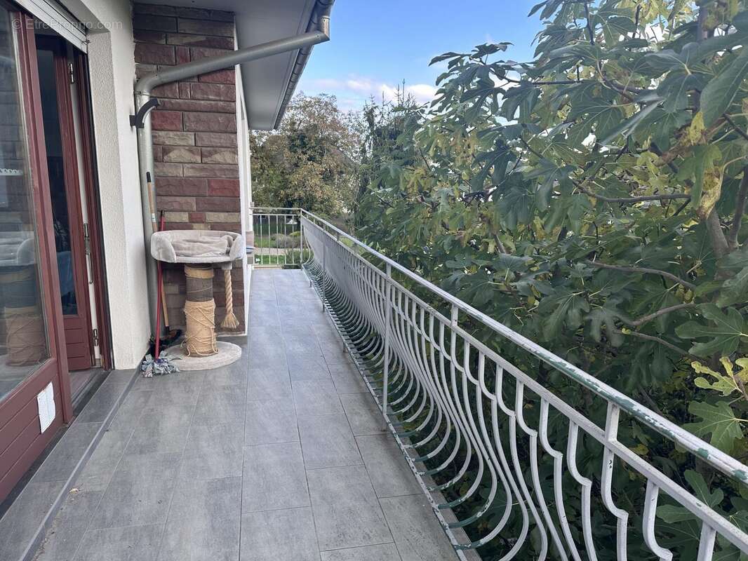 Balcon - Appartement à SOUFFELWEYERSHEIM
