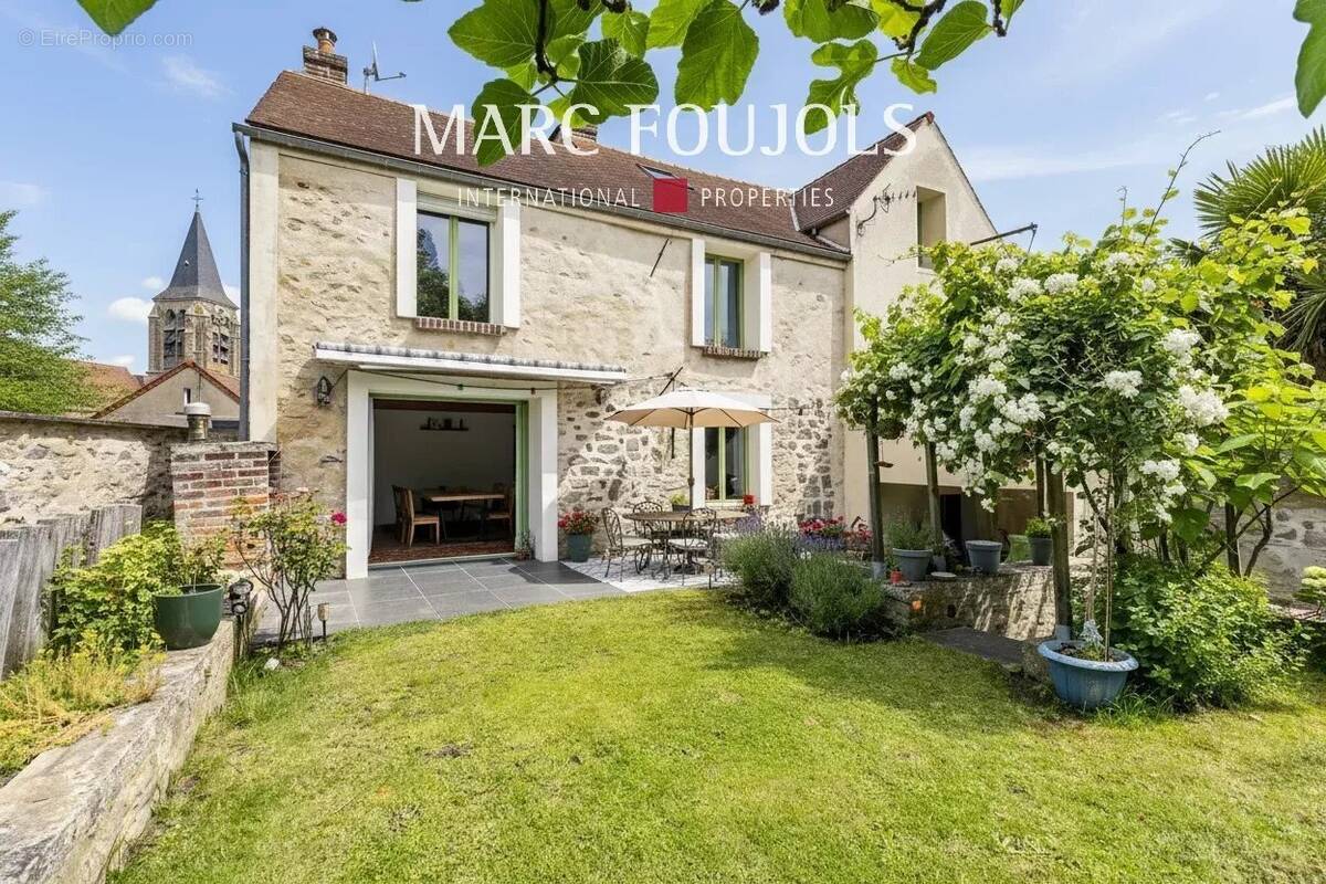 Maison à ERMENONVILLE