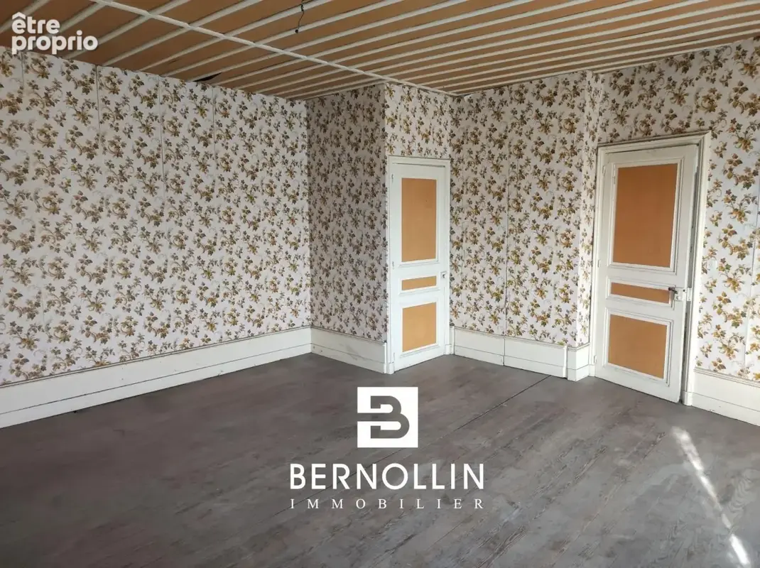 Ensemble immobilier au c?ur de Beaupont avec terrain et location de locaux - photo 12