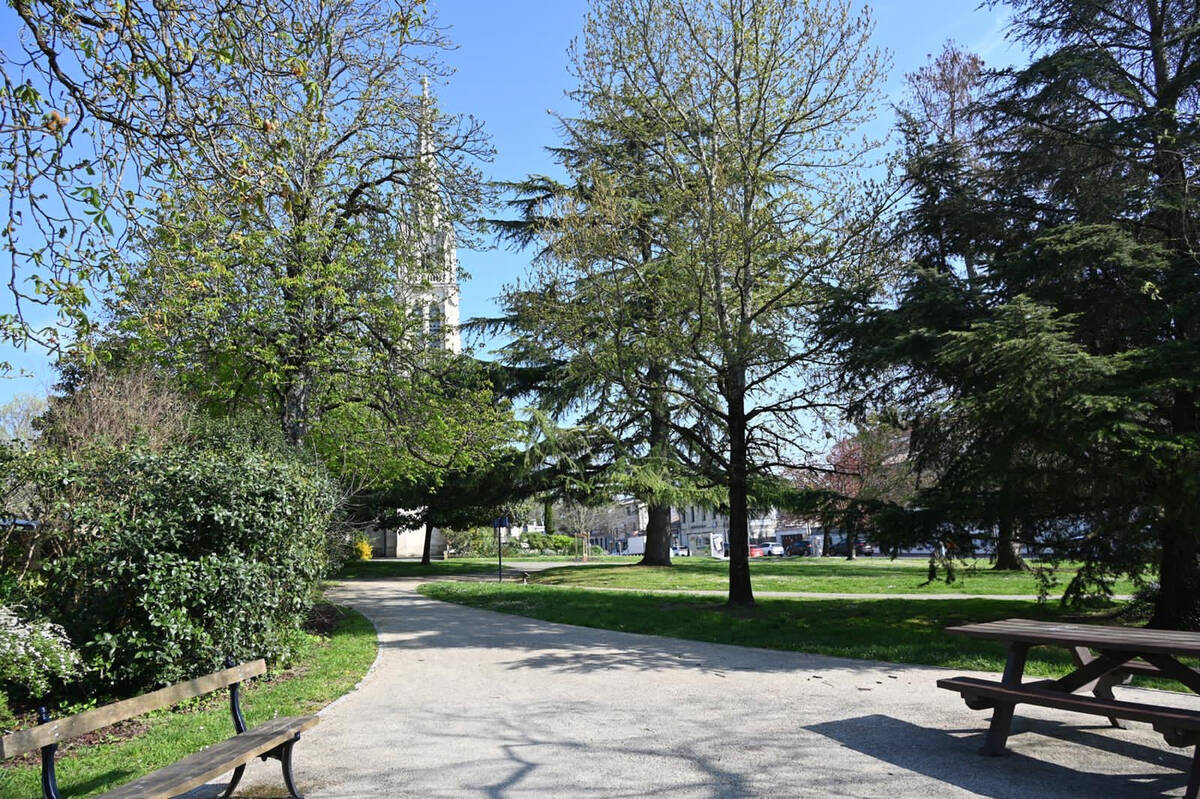 Appartement à BORDEAUX