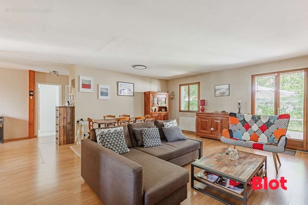 Maison à BOUGUENAIS