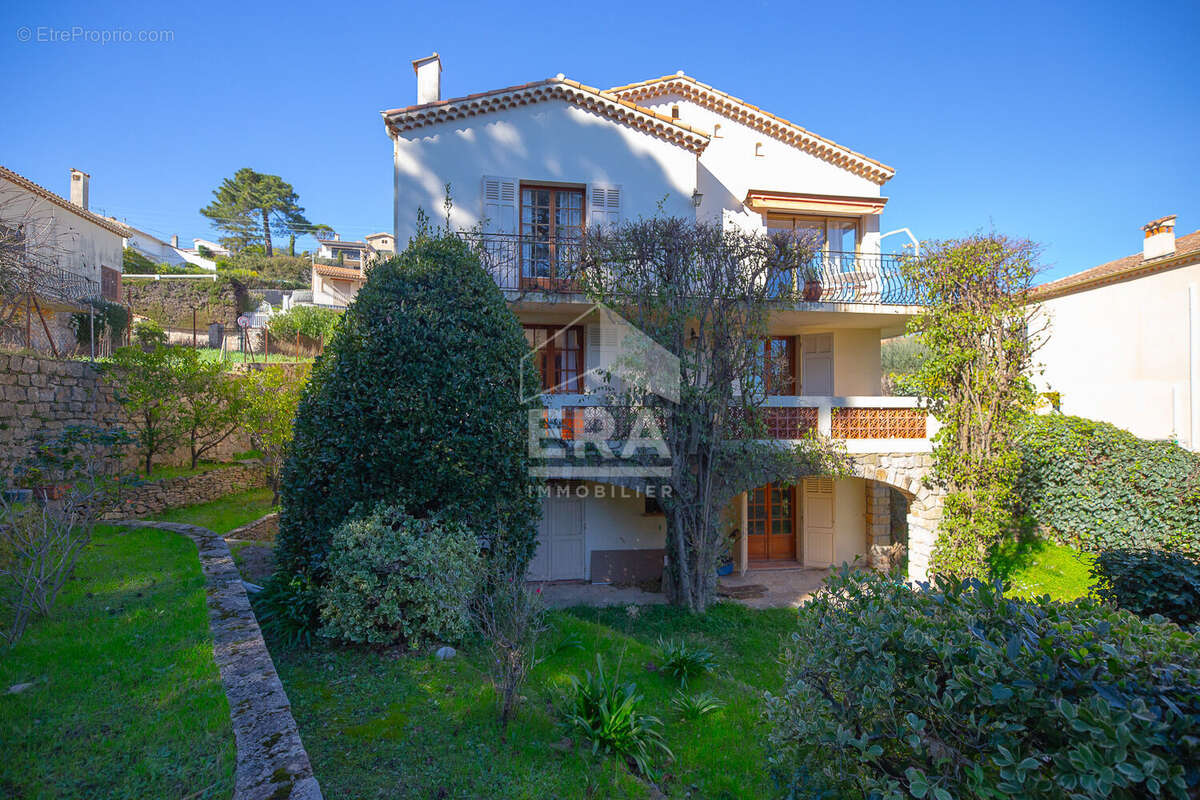 Maison à MANDELIEU-LA-NAPOULE