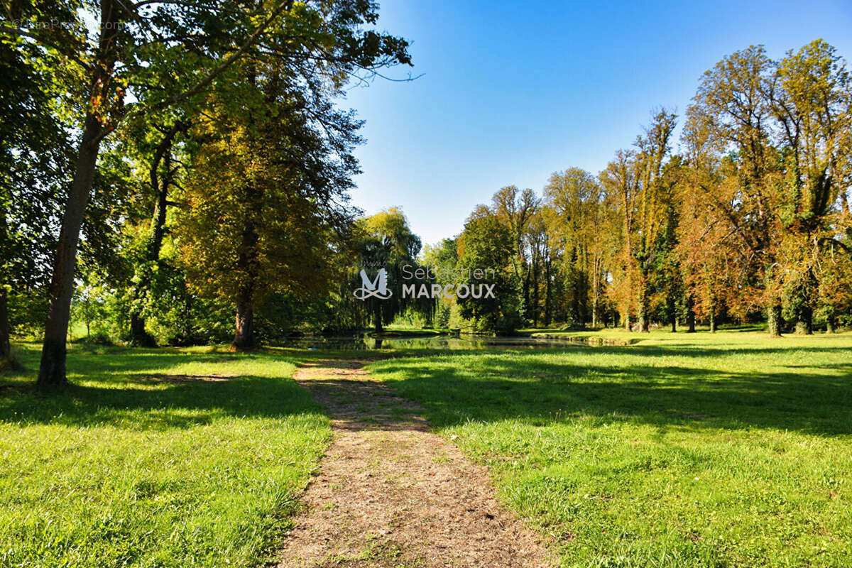 Maison à SURY-LE-COMTAL