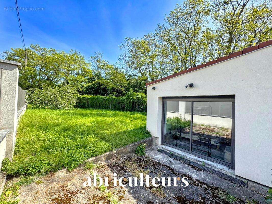 Maison familiale indépendante de 116 m² – 5 pièces – en vente à Plessis-Bouchard (95130) - photo 26
