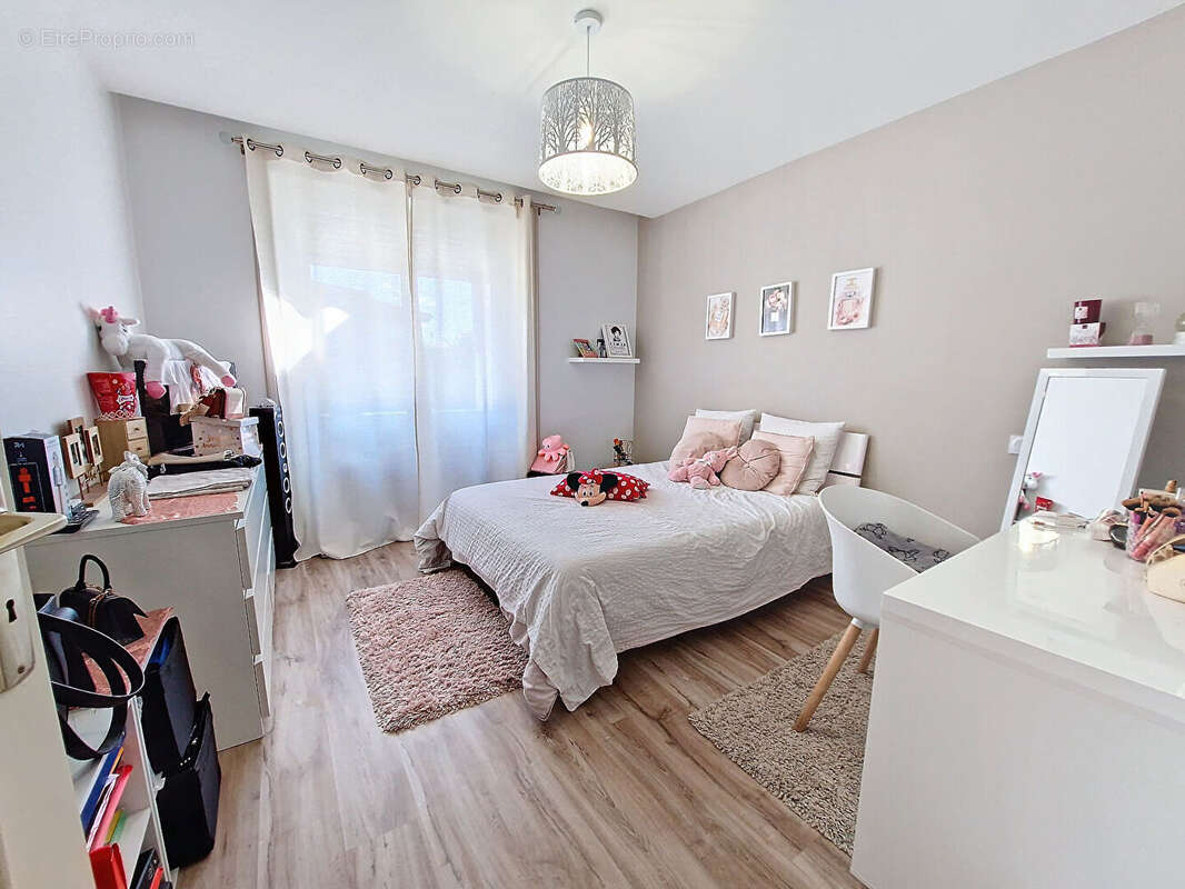 Maison à SURY-LE-COMTAL